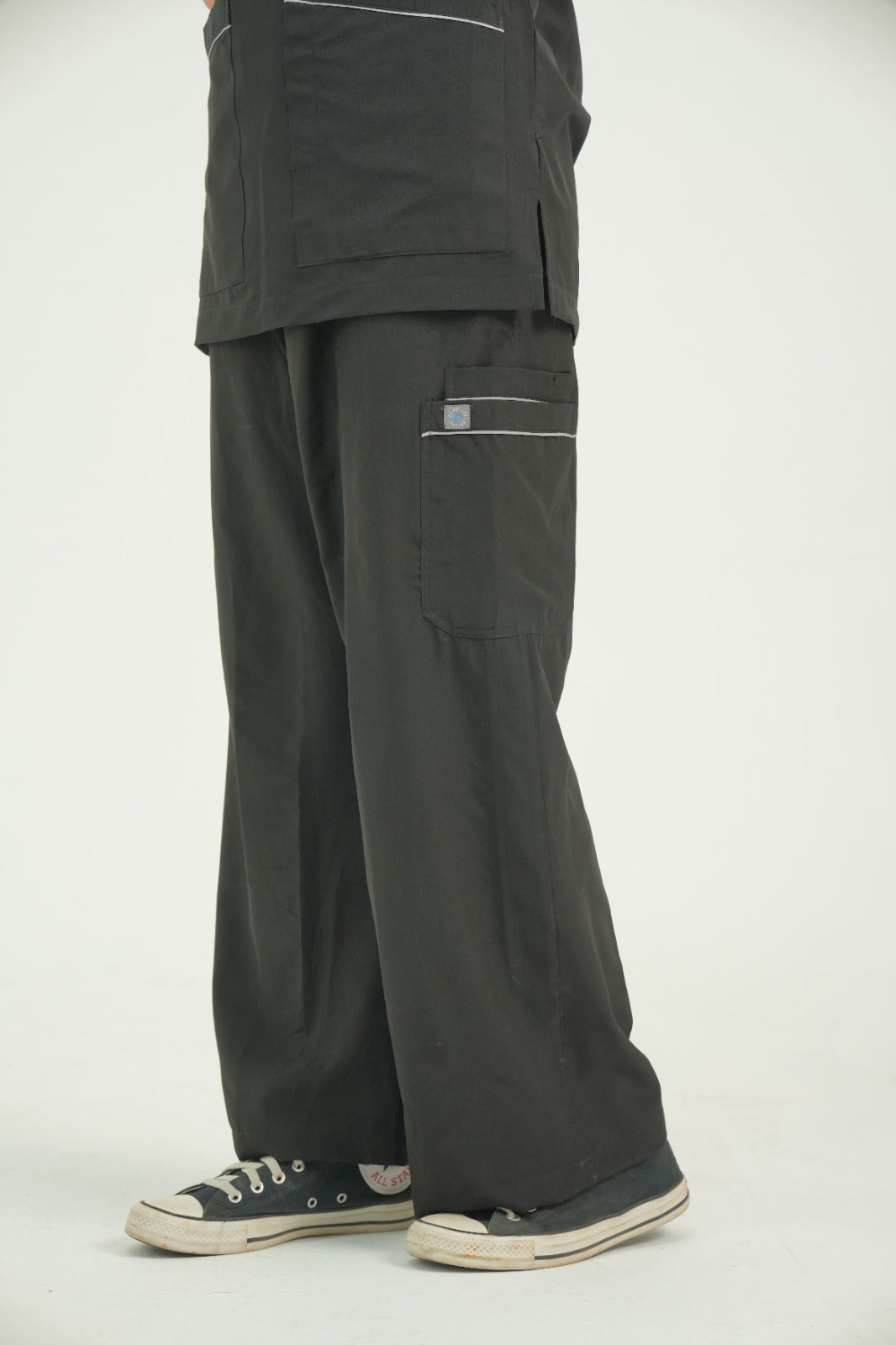 Deluxe Women Scrub – Black
